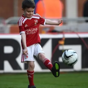 Bristol City vs Swindon Town: Sky Bet League One Clash at Ashton Gate Stadium (April 8, 2015) Bristol City vs Swindon Town: Sky Bet League One Clash at Ashton Gate Stadium (April 8, 2015)