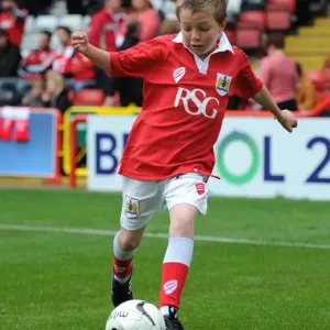 Bristol City vs Walsall: A Football Rivalry Flares in the Sky Bet League One Clash at Ashton Gate, May 2015