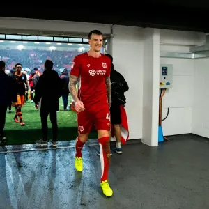 Bristol City's Aden Flint Reacts After 2-2 Draw with Sheffield Wednesday, Sky Bet Championship, Ashton Gate Stadium