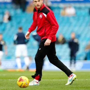 Bristol City's Alex Pearce Warming Up Ahead of Leeds United Clash, 2016