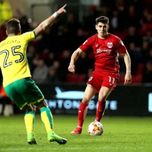 Bristol City's Callum O'Dowda Scores Past Norwich City Defenders
