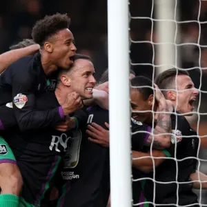 Bristol City's Euphoric Celebration of Lee Tomlins Game-Winning Goal vs. Fulham (12-03-2016)