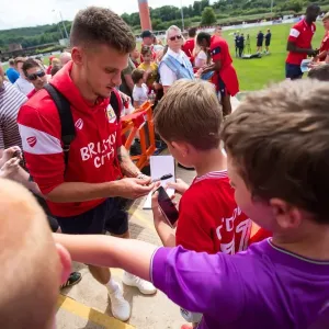 Bristol City's Jamie Paterson Greets Fans at The Creek during Pre-season Friendly against Bristol Manor Farm (09.07.2017)