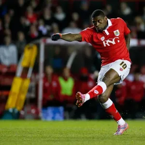 Bristol City's Jay Emmanuel-Thomas Scores in Johnstones Paint Trophy Final Leg Against Gillingham