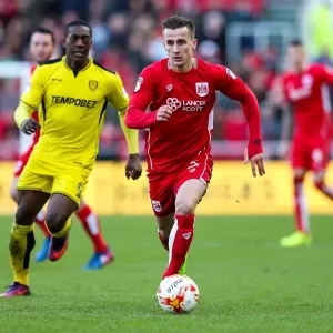 Bristol City's Joe Bryan in Action against Burton Albion, Sky Bet EFL Championship