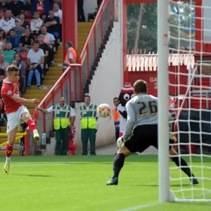 Season 14-15 Framed Print Collection: Bristol City v Scunthorpe