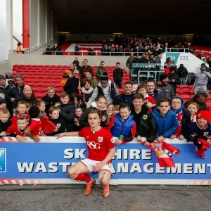 Bristol City Print: Joe Bryan Greets Young Fans