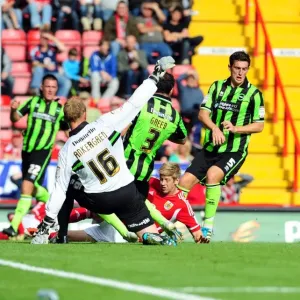 Bristol City's Jon Stead Thwarted by Brighton Defense in Championship Match, September 10, 2011