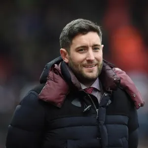 Bristol City's Lee Johnson Leads the Charge Against Bolton Wanderers in Sky Bet Championship Clash at Ashton Gate Bristol City's Lee Johnson Leads the Charge Against Bolton Wanderers in Sky Bet Championship Clash at Ashton Gate