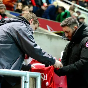 Bristol City's Lee Johnson Signs Autographs Before Fulham Clash Bristol City's Lee Johnson Signs Autographs Before Fulham Clash