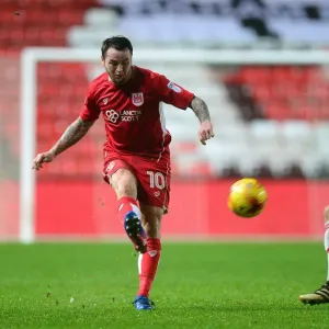 Bristol City's Lee Tomlin in Action Against Fulham, Sky Bet Championship 2017 Bristol City's Lee Tomlin in Action Against Fulham, Sky Bet Championship 2017