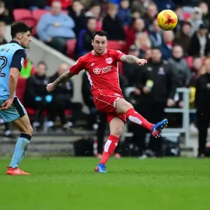 Bristol City's Lee Tomlin in Action Against Rotherham United, Sky Bet Championship 2017 Bristol City's Lee Tomlin in Action Against Rotherham United, Sky Bet Championship 2017
