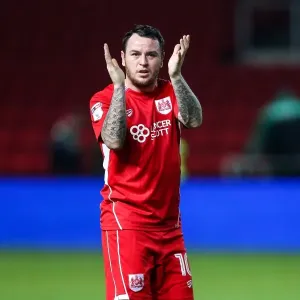 Bristol City's Lee Tomlin Appreciates Fans After 0-1 Loss to Brentford Bristol City's Lee Tomlin Appreciates Fans After 0-1 Loss to Brentford