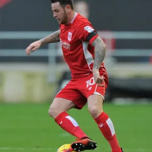 Bristol City's Lee Tomlin in Control at Ashton Gate vs Ipswich Town (December 2016) Bristol City's Lee Tomlin in Control at Ashton Gate vs Ipswich Town (December 2016)