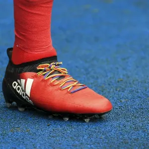 Bristol City's Lee Tomlin Supports Stonewall UK with Rainbow Laces at Reading Match