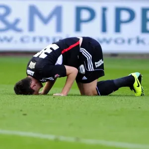 Bristol City's Lewis Dunk Suffers Injury in Carlisle United Clash Bristol City's Lewis Dunk Suffers Injury in Carlisle United Clash