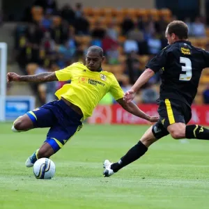 Bristol City FC Print - Marvin Elliott in Action