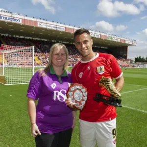 Bristol City's Sam Baldock Receives Golden Boot after Impressive Performance against Colchester United Bristol City's Sam Baldock Receives Golden Boot after Impressive Performance against Colchester United