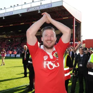 Bristol City's Wade Elliott: Euphoric Moments as City Claims League Victory (18/04/2015) Bristol City's Wade Elliott: Euphoric Moments as City Claims League Victory (18/04/2015)