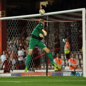 Bristol Derby Showdown: Bobby Reid's Thundering Shot Hits the Crossbar