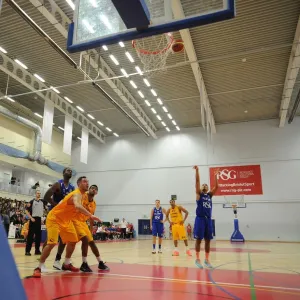 Bristol Flyers Greg Streete Scores Free Throw Print