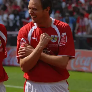 Celebrating Glory: Lee Trundle's Thrilling Play-Off Final Moment with Bristol City