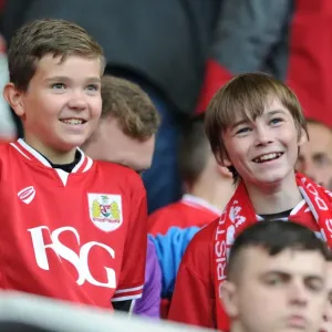 Championship Clash: Bristol City vs Leeds United at Ashton Gate (August 2015) Championship Clash: Bristol City vs Leeds United at Ashton Gate (August 2015)