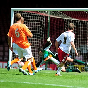 David Clarkson Scores for Bristol City Against Blackpool in 2010 Championship Match