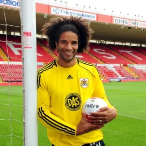 David James Joins Bristol City: English Goalkeeping Legend Signs On