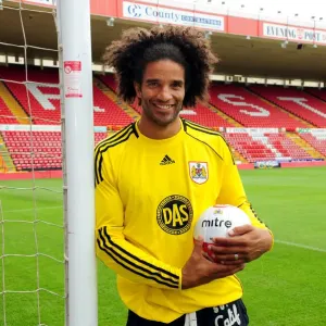 David James Joins Bristol City: English Goalkeeping Legend Signs On