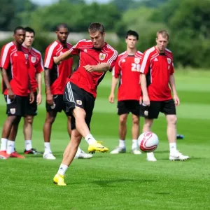 David James Joins Bristol City: First Training Session - Season 10-11 (New Signing) David James Joins Bristol City: First Training Session - Season 10-11 (New Signing)
