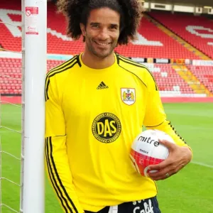 David James Joins Ranks: Legendary English Goalkeeper Signs for Bristol City