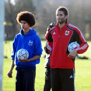 David James Visits Ashton Park School with Bristol City FC: A Memorable Day for Young Fans (Season 10-11) David James Visits Ashton Park School with Bristol City FC: A Memorable Day for Young Fans (Season 10-11)