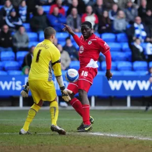 Disallowed Goal: Akindode's Effort Fouls Gunnarsson in Reading vs. Bristol City (13/03/2010) Disallowed Goal: Akindode's Effort Fouls Gunnarsson in Reading vs. Bristol City (13/03/2010)
