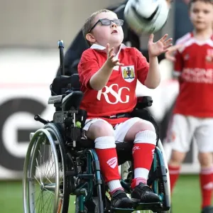 Electric Atmosphere: Bristol City vs Swindon Town at Ashton Gate, Sky Bet League One, 8 April 2015 Electric Atmosphere: Bristol City vs Swindon Town at Ashton Gate, Sky Bet League One, 8 April 2015