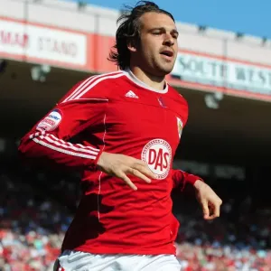 The Epic Battle: Bristol City vs. Nottingham Forest (2010-11) - A Season to Remember: Bristol City's Battle with Nottingham Forest