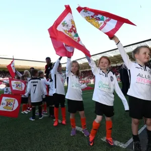 Flag Bearers Clash: Bristol City vs Barnsley, Sky Bet Championship (April 2017)