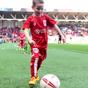 Football Rivalry Unleashed: A Showdown between Bristol City and Wolverhampton Wanderers Mascots