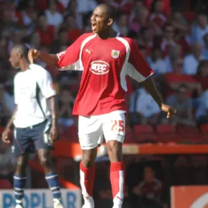 Football Rivals Clash: Marvin Elliott vs Scunthorpe Utd (Bristol City vs Scunthorpe Utd)