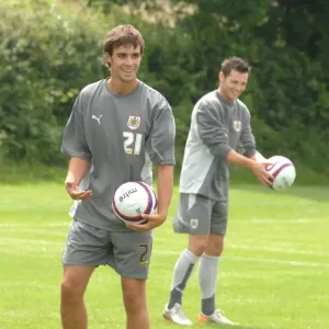Frankie Artus: Entrenamiento intenso con el F.C. de la ciudad de Bristol (07-08)