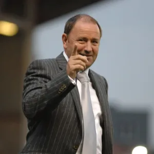 Gary Johnson in Action Print: Bristol City vs Sheffield United
