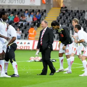Gary Johnson over looks his squad Gary Johnson over looks his squad
