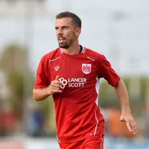 Gary O'Neil in Action: Bristol City vs Granada, 2016 (Pre-season Friendly) Gary O'Neil in Action: Bristol City vs Granada, 2016 (Pre-season Friendly)
