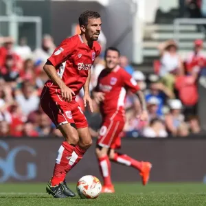 Gary O'Neil in Action Print: Bristol City vs Wigan Athletic Gary O'Neil in Action Print: Bristol City vs Wigan Athletic