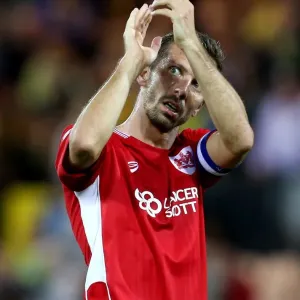 Gary O'Neil's Victory Applause: Norwich City vs. Bristol City, Sky Bet Championship (16/08/2016) Gary O'Neil's Victory Applause: Norwich City vs. Bristol City, Sky Bet Championship (16/08/2016)