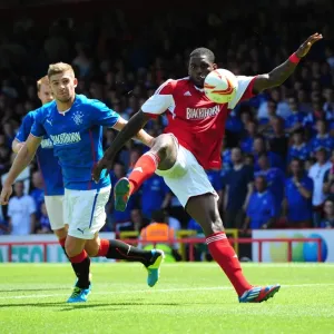 Intense Battle for Possession: Jay Emmanuel-Thomas vs Kyle Hutton - Bristol City vs Glasgow Rangers