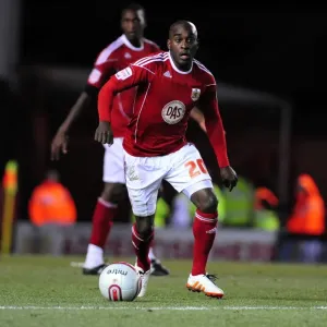 Jamal Campbell-Ryce in Action: Championship Showdown between Bristol City and Sheffield United at Ashton Gate Stadium (November 27, 2010)