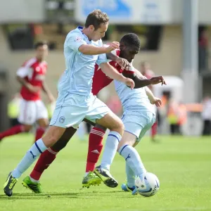 Jay Emmanuel-Thomas Tries to Break Through Coventry Defense, Sky Bet League One, 2013 Jay Emmanuel-Thomas Tries to Break Through Coventry Defense, Sky Bet League One, 2013