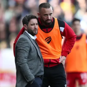 Johnson and Wilbraham in Deep Discussion: Bristol City vs. Queens Park Rangers, Sky Bet Championship (April 14, 2017)