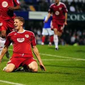 Jon Stead's Euphoric Goal Celebration vs. Portsmouth (Bristol City, Championship, September 2010)